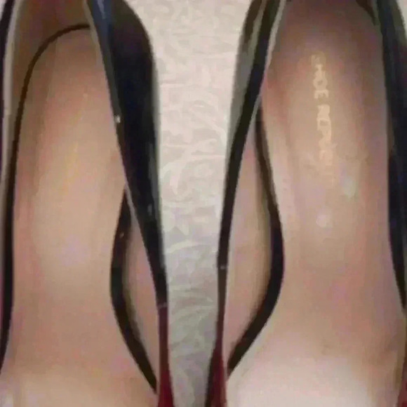 SHOES Republic LA Women's Heels - Picture 13 of 15